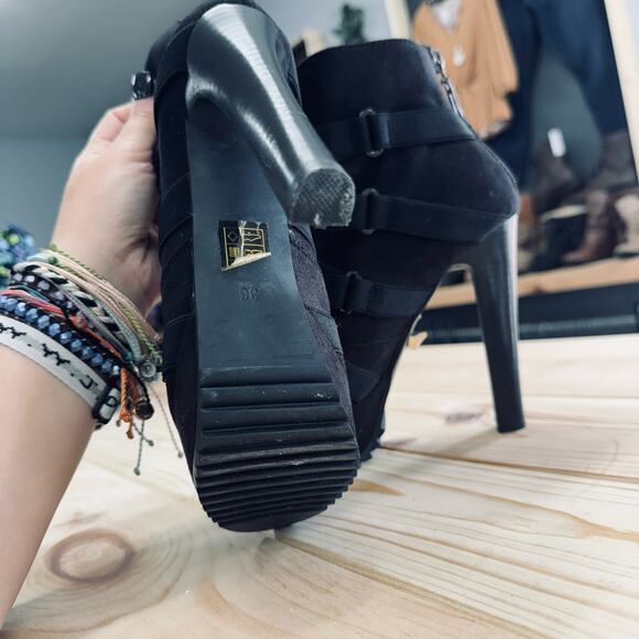 My Jewels | black high heels - Picture 4 of 7